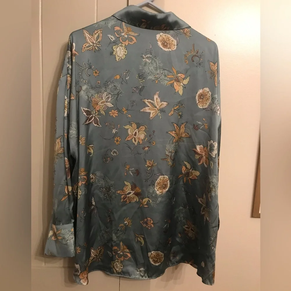 Zara satin feel floral blouse - Picture 3 of 4